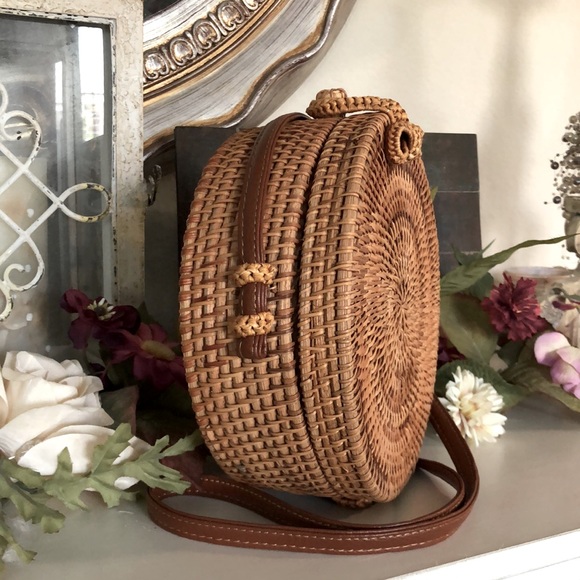 DONATED… JELAVU Alta Rattan tan/brown leather crossbody - Picture 3 of 8
